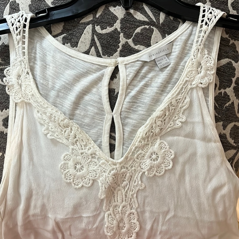 Springfield White embroidered tank size xs
